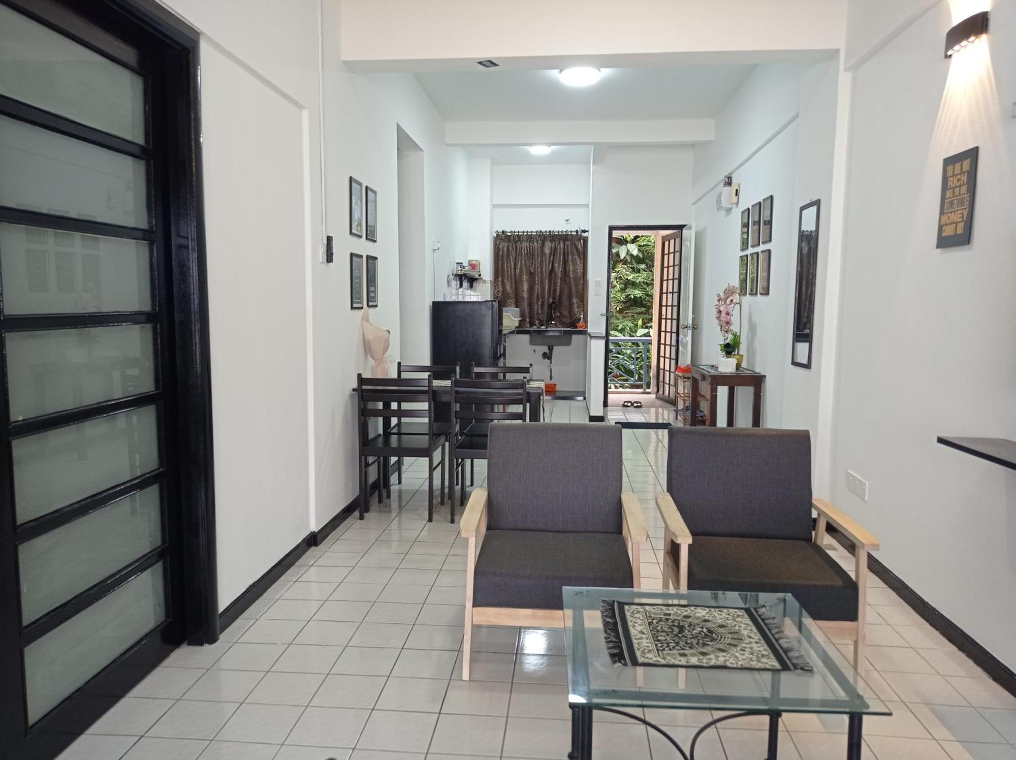 Adira Corus Paradise Seaview Family Pangsapuri