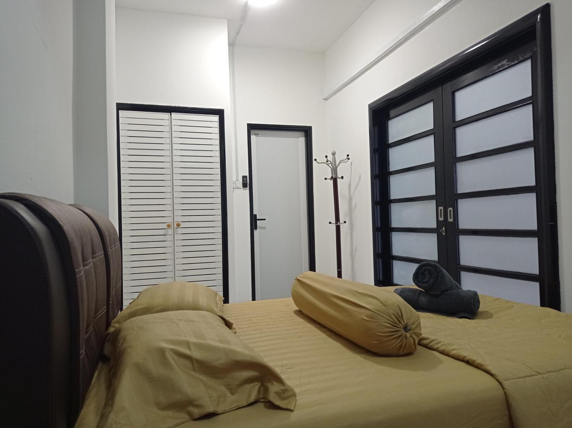 Adira Corus Paradise Seaview Family